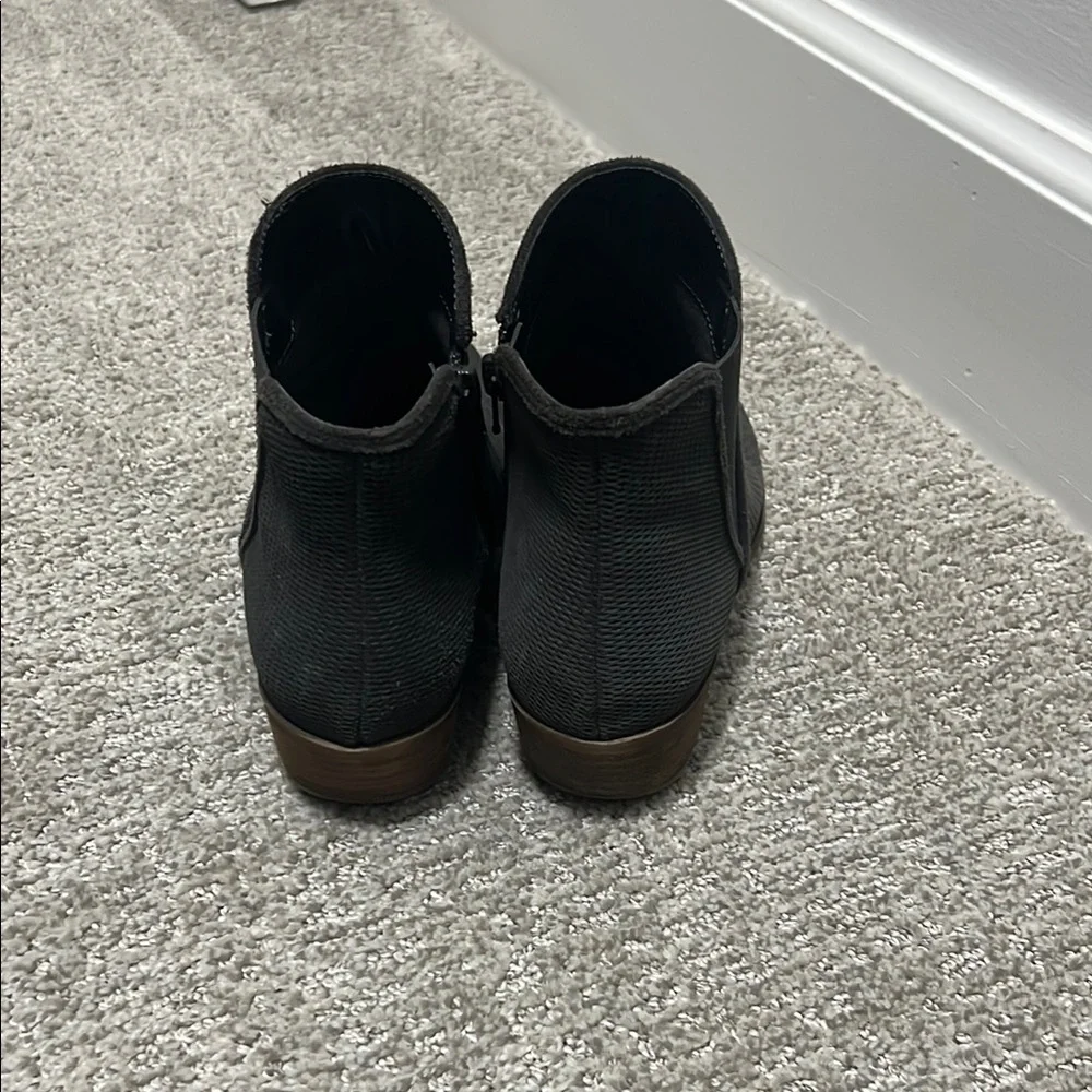 Kensie Black Textured Ankle Booties